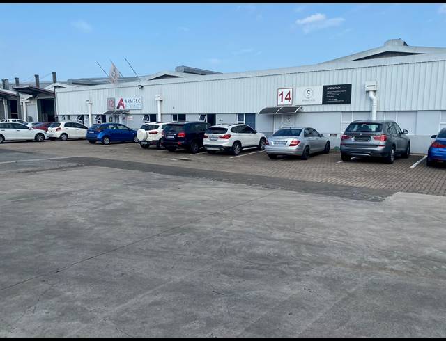 2,200M² WAREHOUSE TO LET IN NEW GERMANY